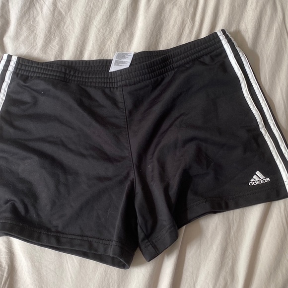 cute and comfy adidas shorts! - Picture 1 of 3